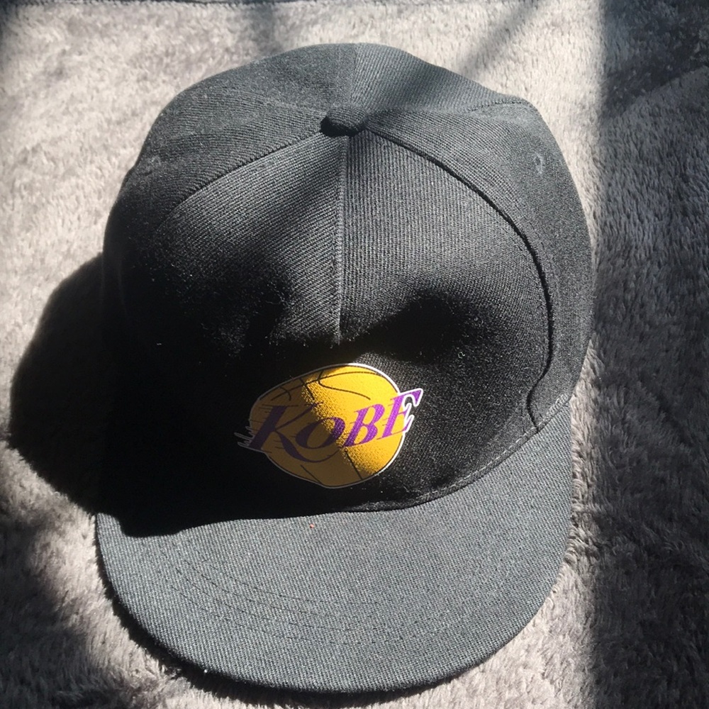 Kobe hat